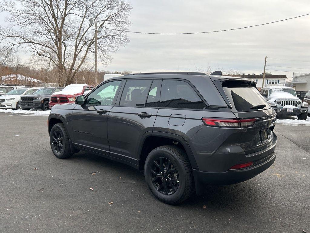 new 2025 Jeep Grand Cherokee car, priced at $42,905