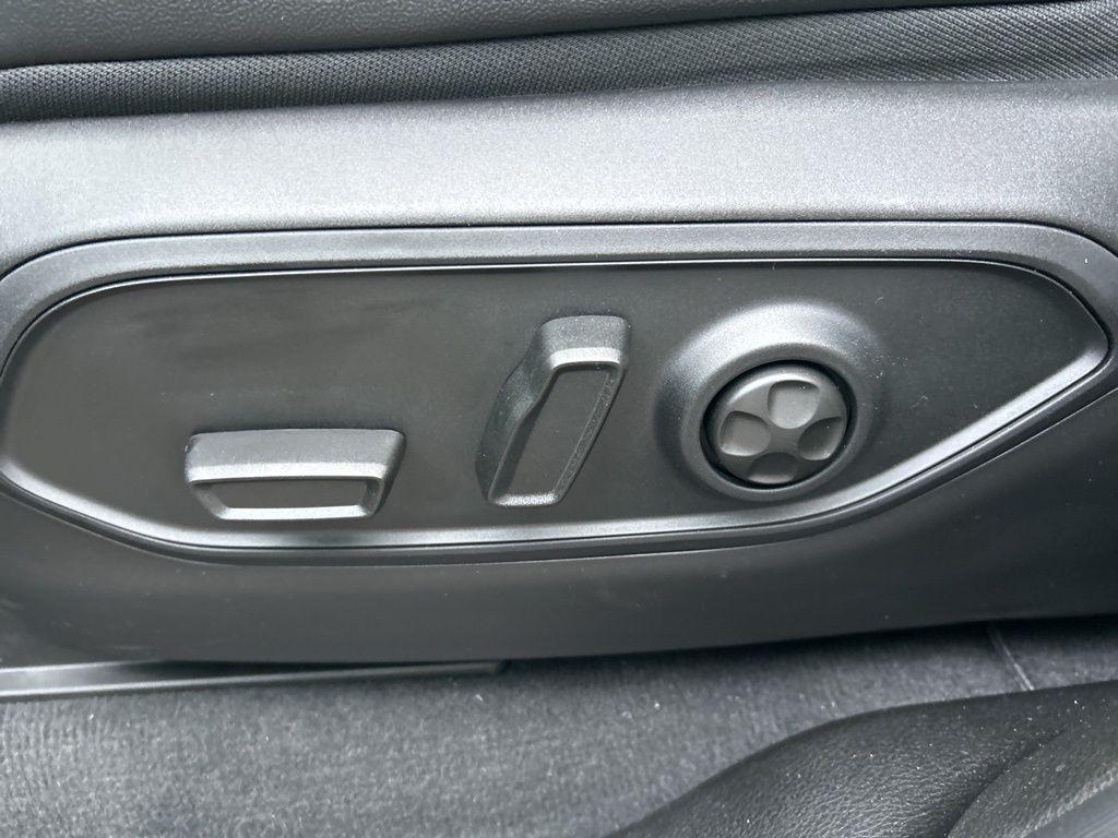 new 2025 Jeep Grand Cherokee car, priced at $42,905