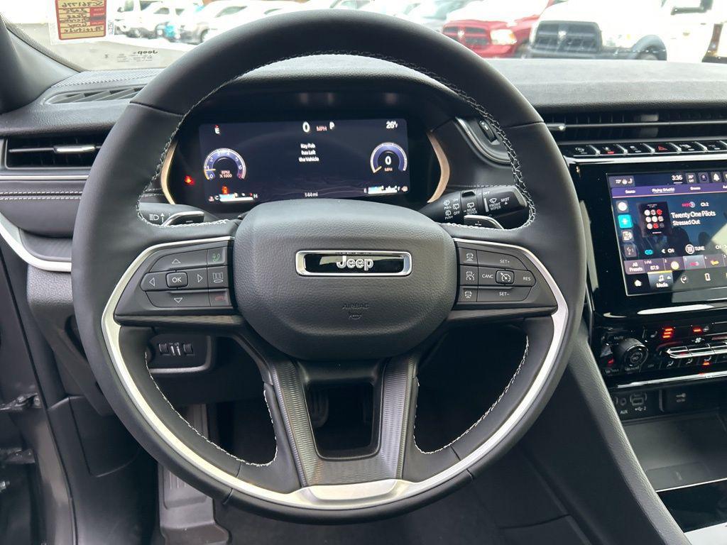 new 2025 Jeep Grand Cherokee car, priced at $42,905