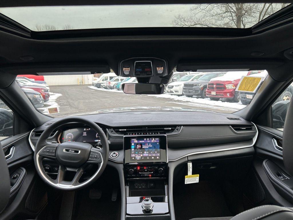 new 2025 Jeep Grand Cherokee car, priced at $42,905