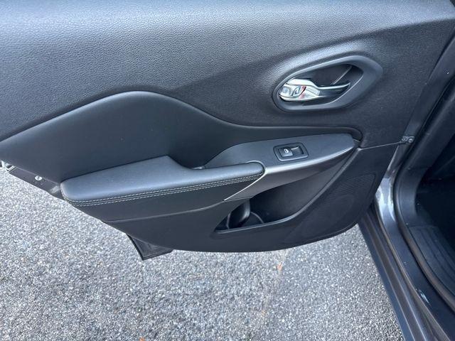 used 2019 Jeep Cherokee car, priced at $15,577