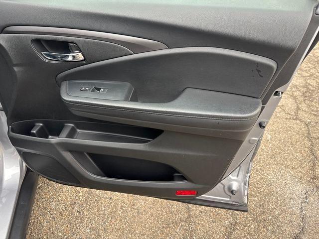 used 2022 Honda Pilot car, priced at $25,977