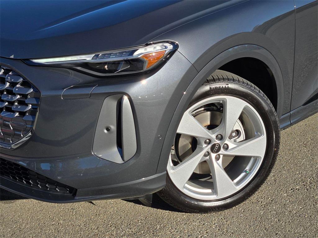 new 2025 Audi Q5 car, priced at $61,040