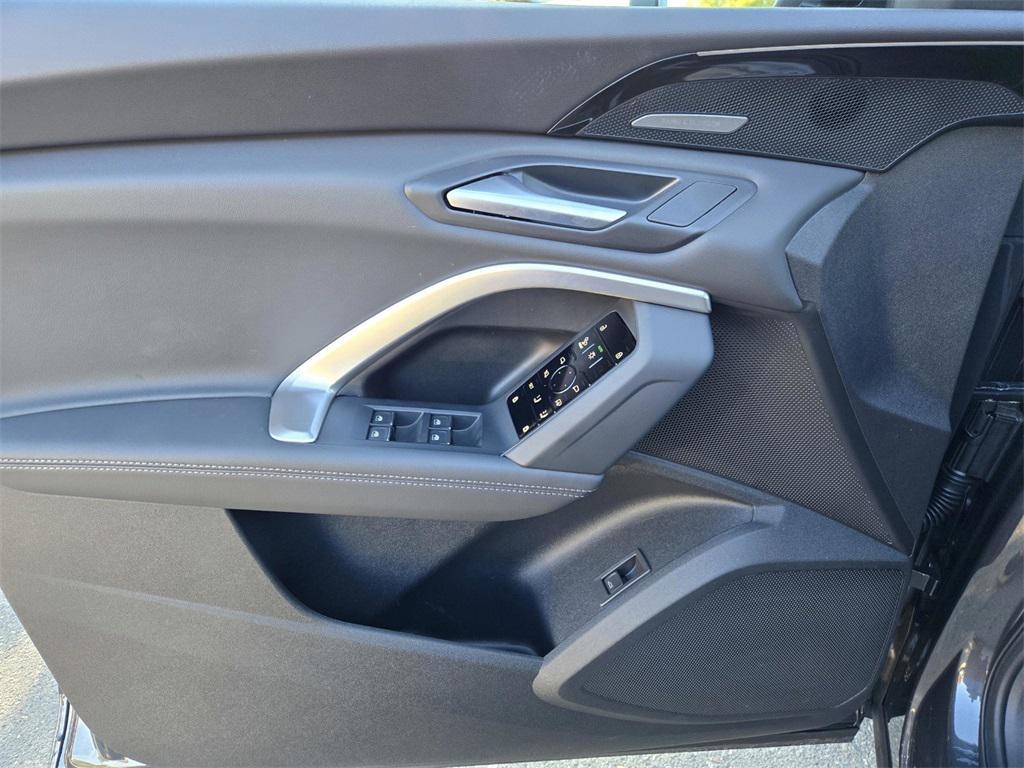 new 2025 Audi Q5 car, priced at $61,040