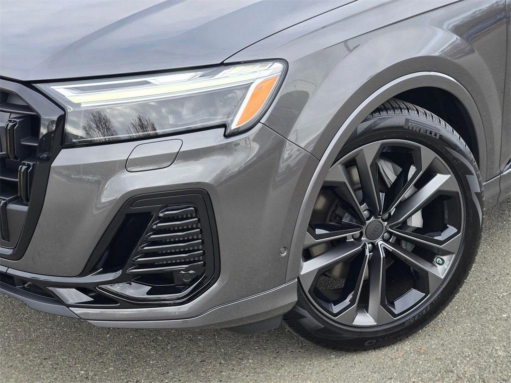 new 2026 Audi Q7 car, priced at $74,410