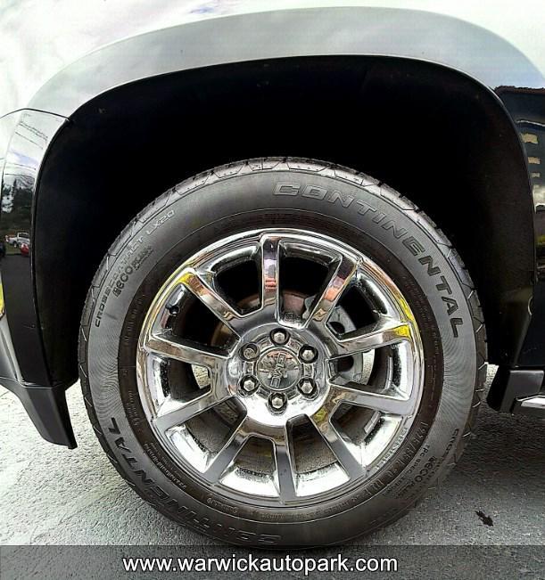 used 2019 GMC Yukon XL car, priced at $33,995