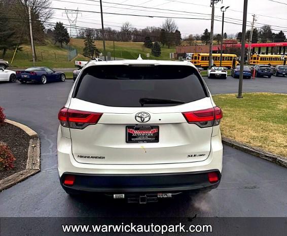 used 2019 Toyota Highlander car, priced at $26,995