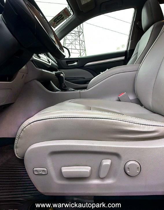 used 2019 Toyota Highlander car, priced at $26,995