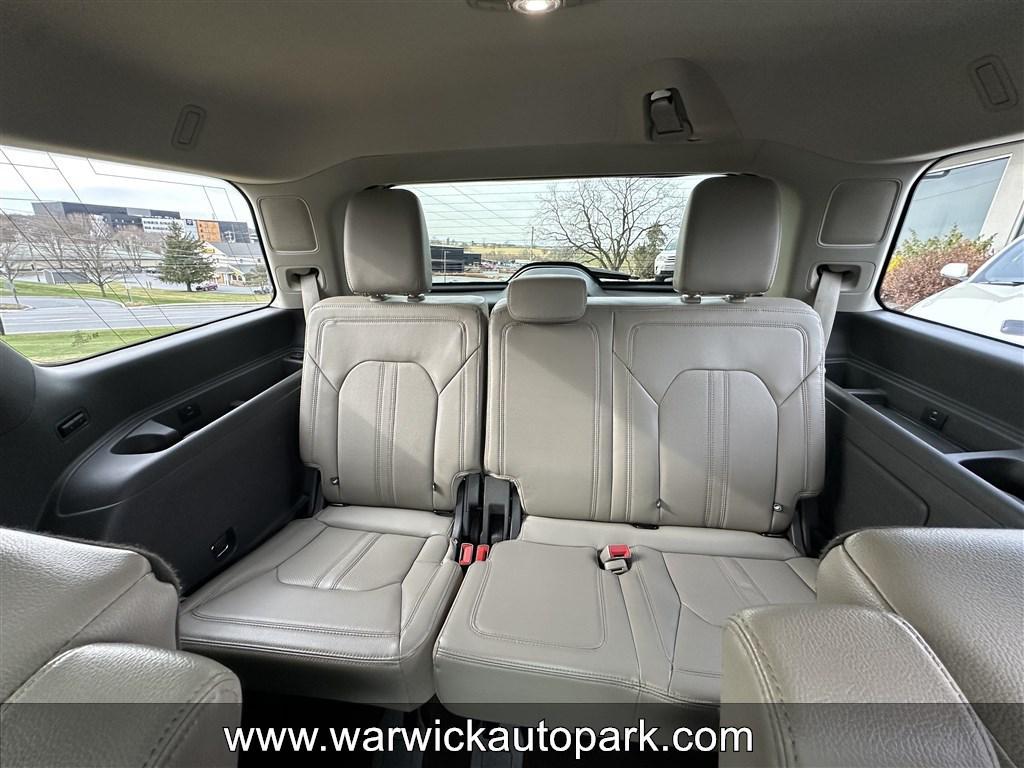 used 2021 Ford Expedition car, priced at $30,995