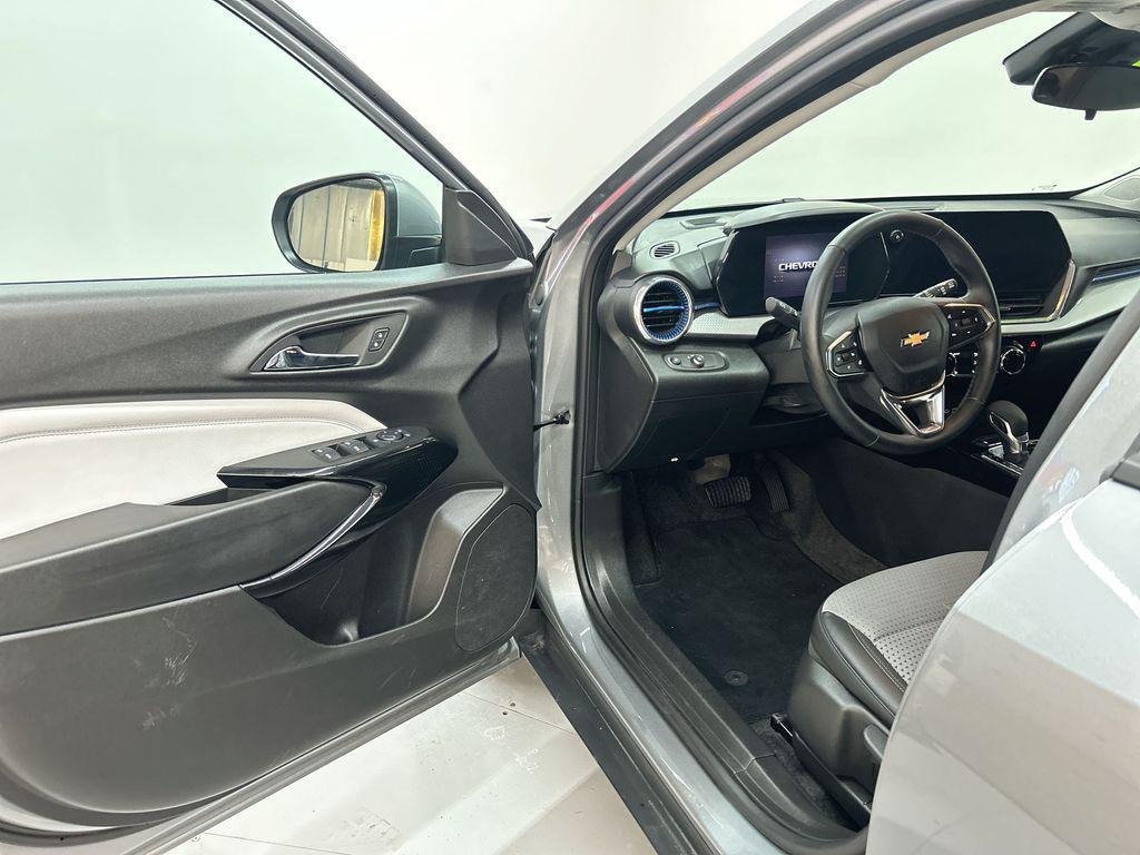 used 2025 Chevrolet Trax car, priced at $21,100