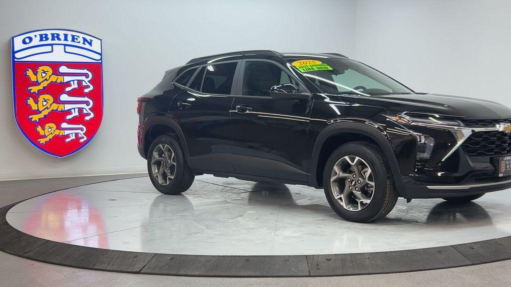 used 2025 Chevrolet Trax car, priced at $20,100
