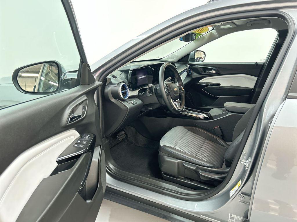 used 2025 Chevrolet Trax car, priced at $21,000