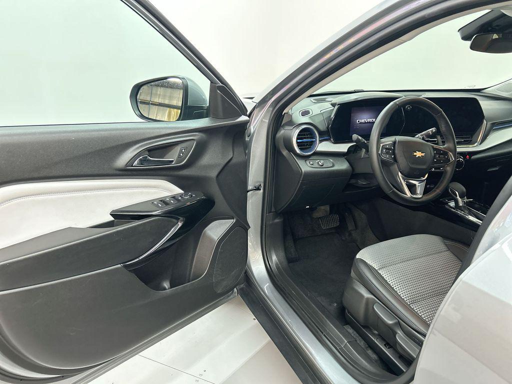 used 2025 Chevrolet Trax car, priced at $21,000