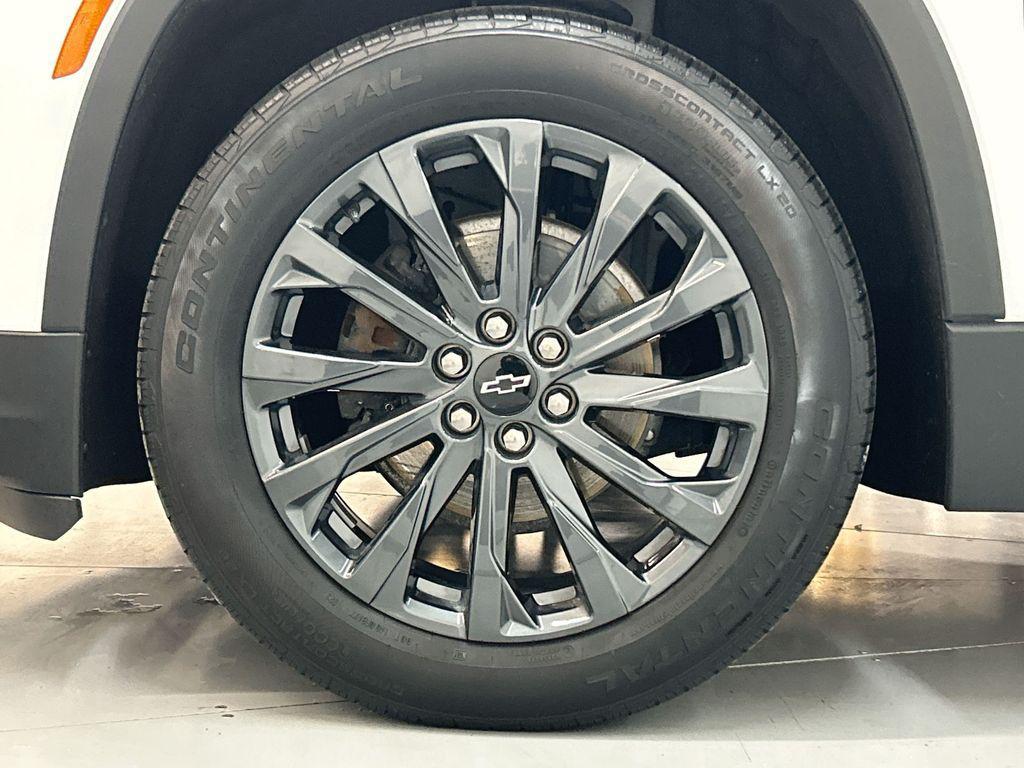 used 2023 Chevrolet Traverse car, priced at $32,400