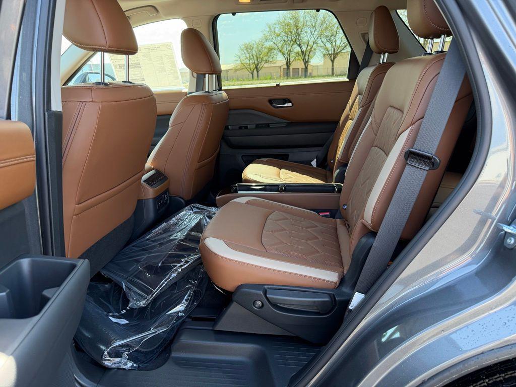 new 2026 Nissan Pathfinder car, priced at $49,299