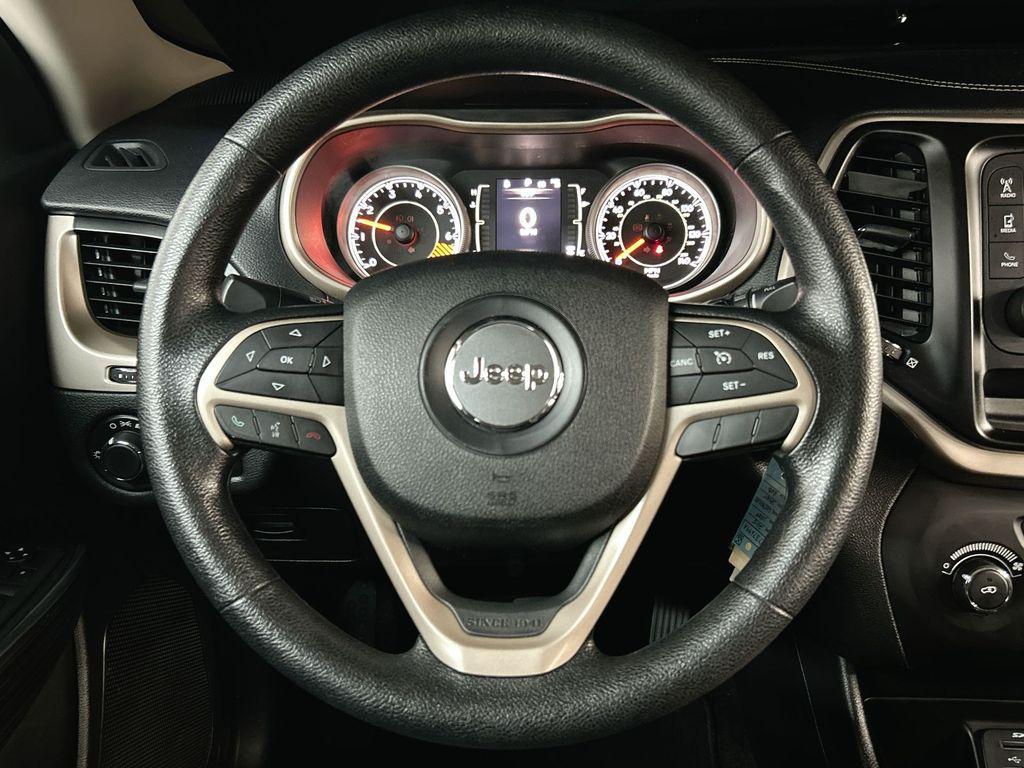 used 2015 Jeep Cherokee car, priced at $8,400