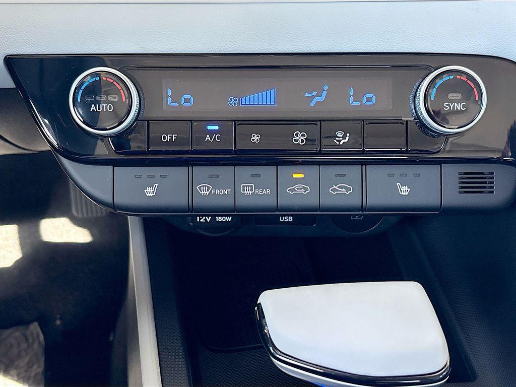 new 2025 Hyundai Elantra car, priced at $26,868