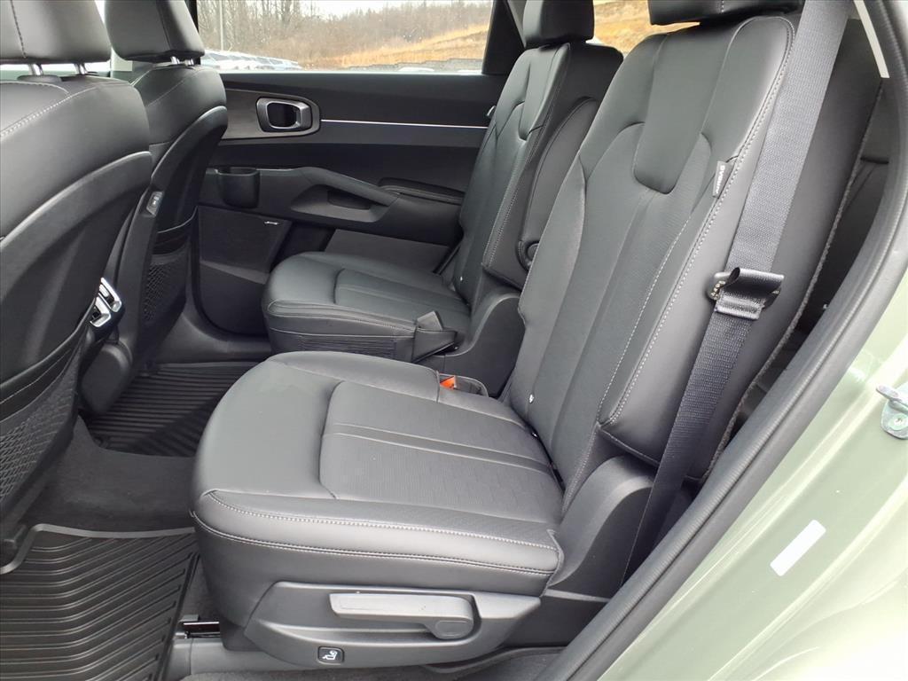 new 2026 Kia Sorento car, priced at $42,800