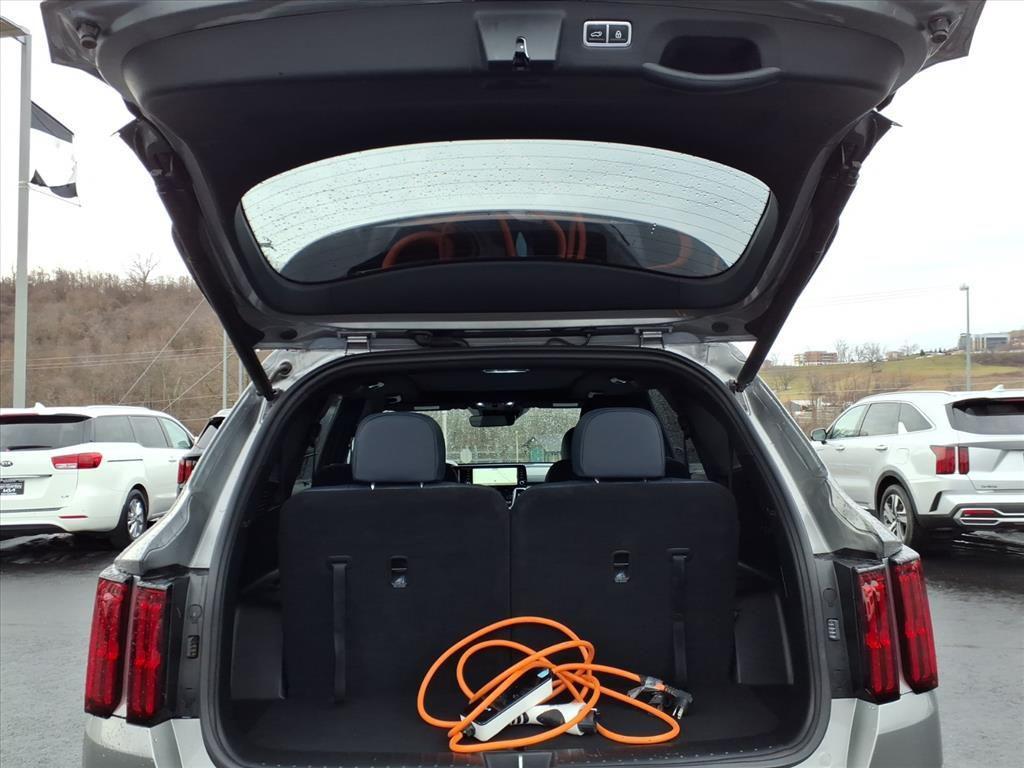 used 2023 Kia Sorento Plug-In Hybrid car, priced at $33,800