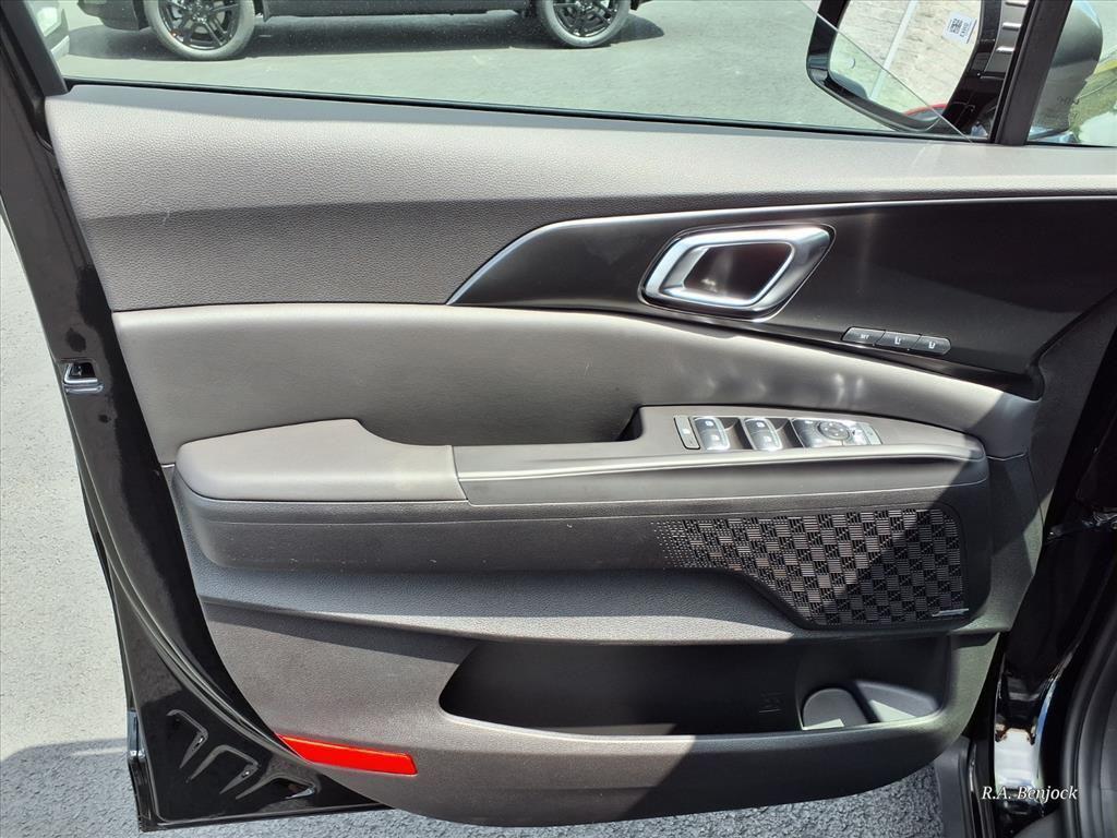 new 2026 Kia Carnival car, priced at $38,575