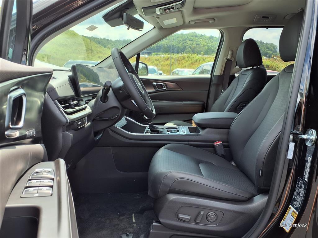 new 2026 Kia Carnival car, priced at $38,575