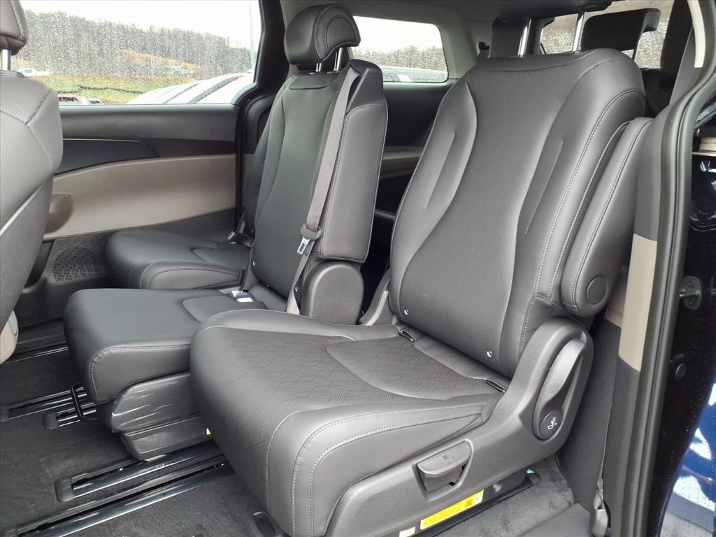 new 2026 Kia Carnival car, priced at $38,065