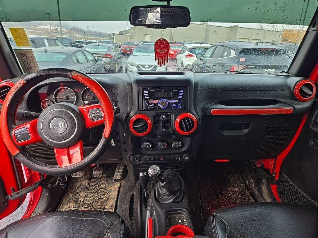 used 2015 Jeep Wrangler Unlimited car, priced at $17,725