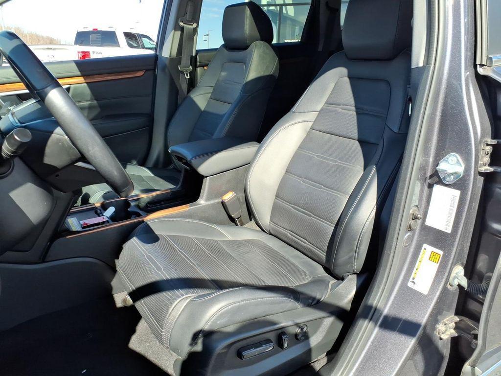 used 2022 Honda CR-V car, priced at $28,900