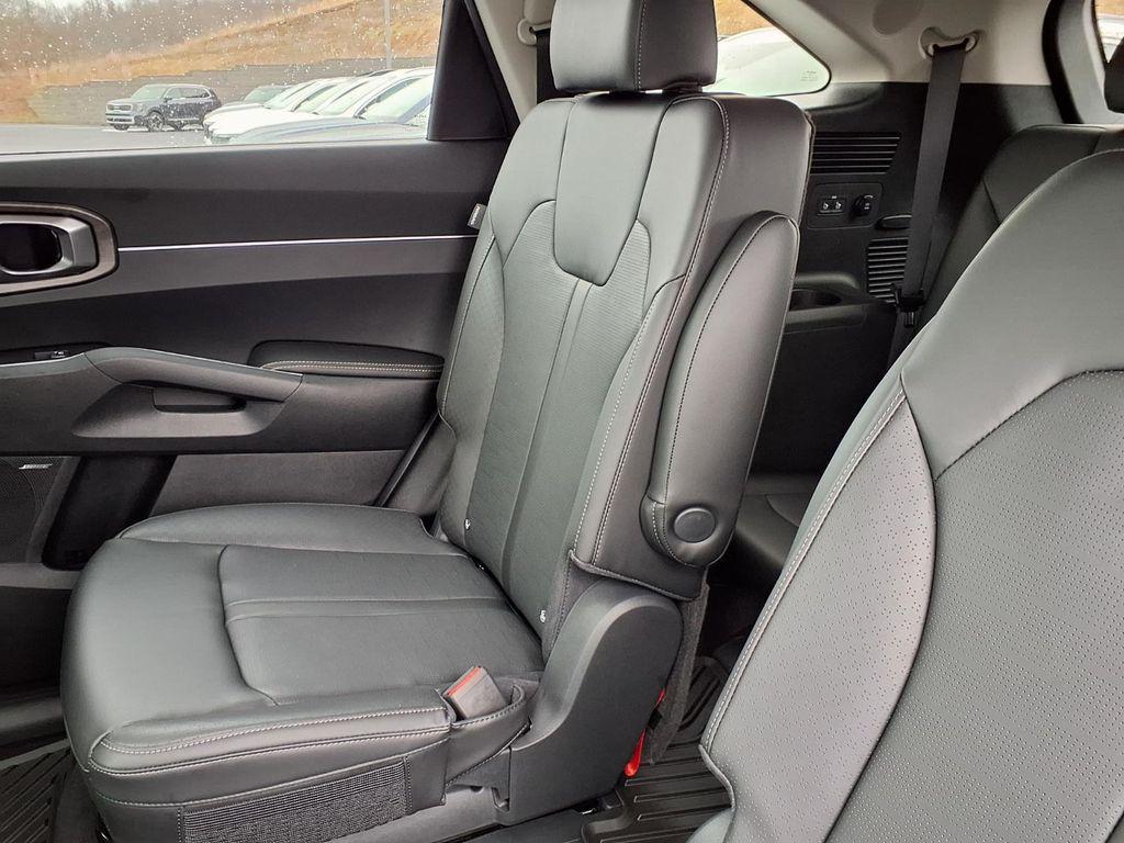 new 2026 Kia Sorento car, priced at $39,800