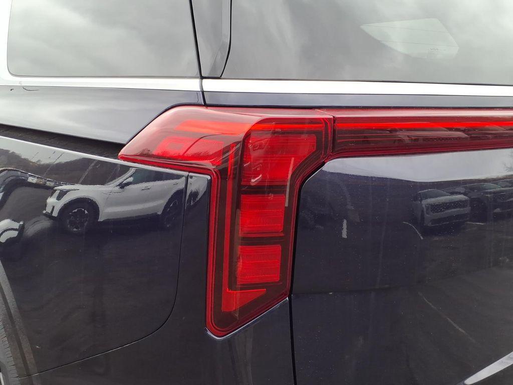 new 2026 Kia Carnival car, priced at $38,065