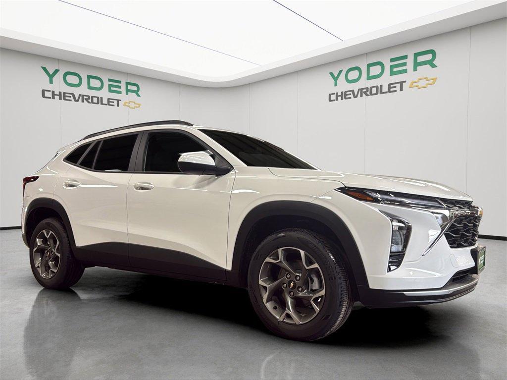 new 2025 Chevrolet Trax car, priced at $24,690