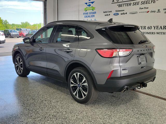 used 2022 Ford Escape car, priced at $25,304