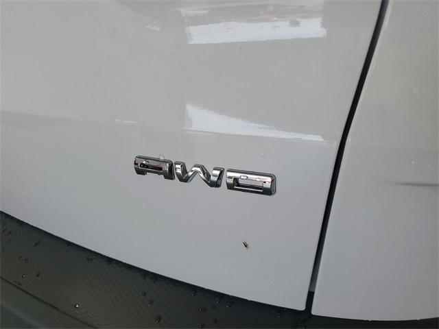 2022 Oxford White Ford Escape