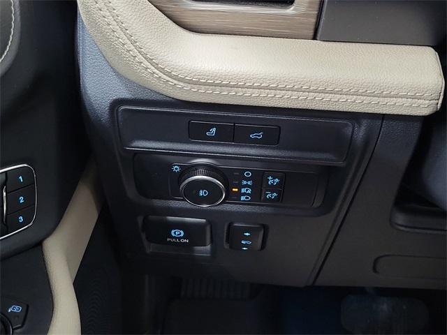 used 2022 Ford Expedition car, priced at $45,000