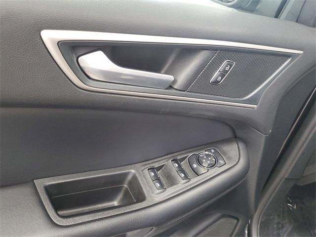2024 Black Metallic Ford Edge