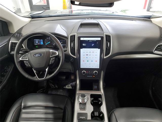 2024 Black Metallic Ford Edge