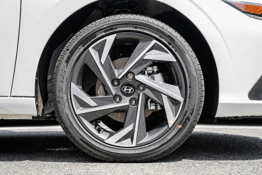 new 2025 Hyundai ELANTRA HEV car, priced at $22,672