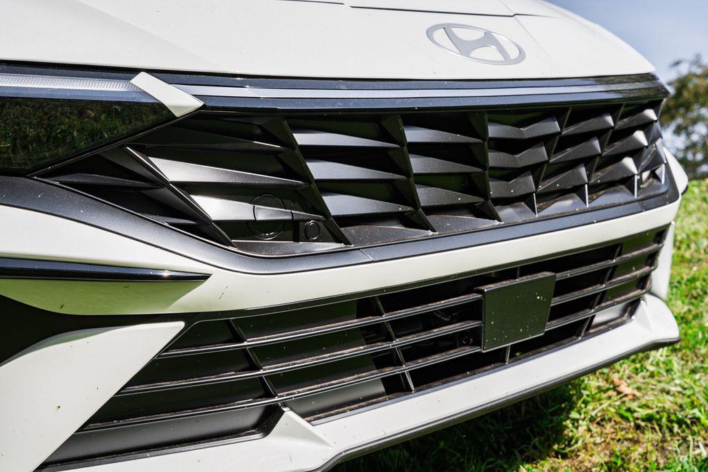 new 2025 Hyundai ELANTRA HEV car, priced at $24,842