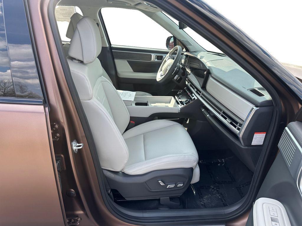 used 2025 Hyundai SANTA FE HEV car, priced at $44,000