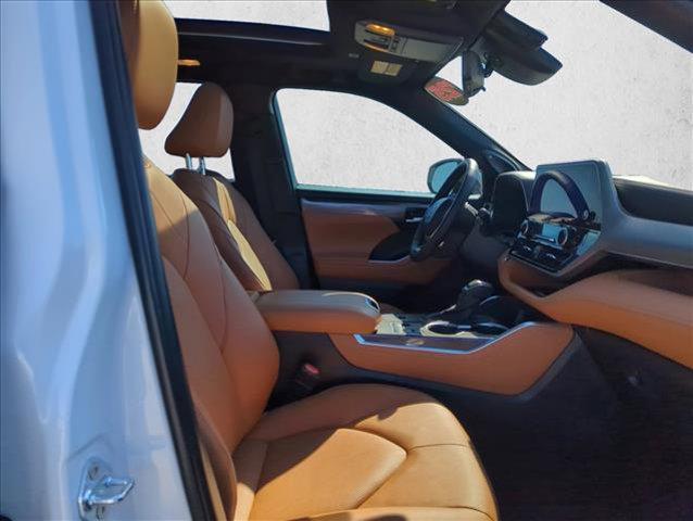 used 2025 Toyota Highlander Hybrid car, priced at $52,850