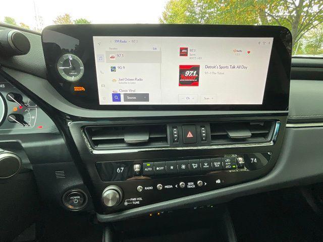 2025 Black Lexus ES 300h