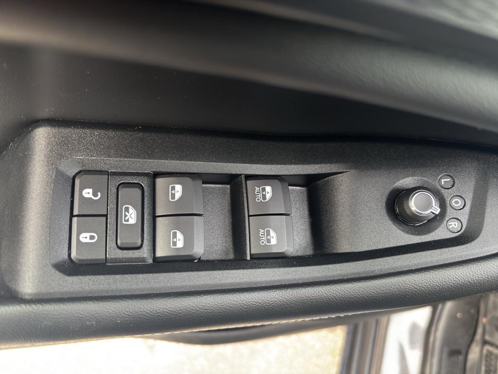 used 2024 Jeep Grand Cherokee L car, priced at $31,321