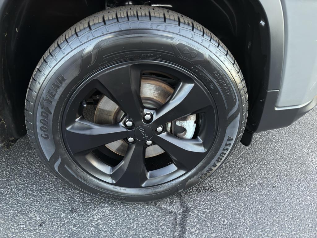 used 2021 Jeep Cherokee car, priced at $15,970