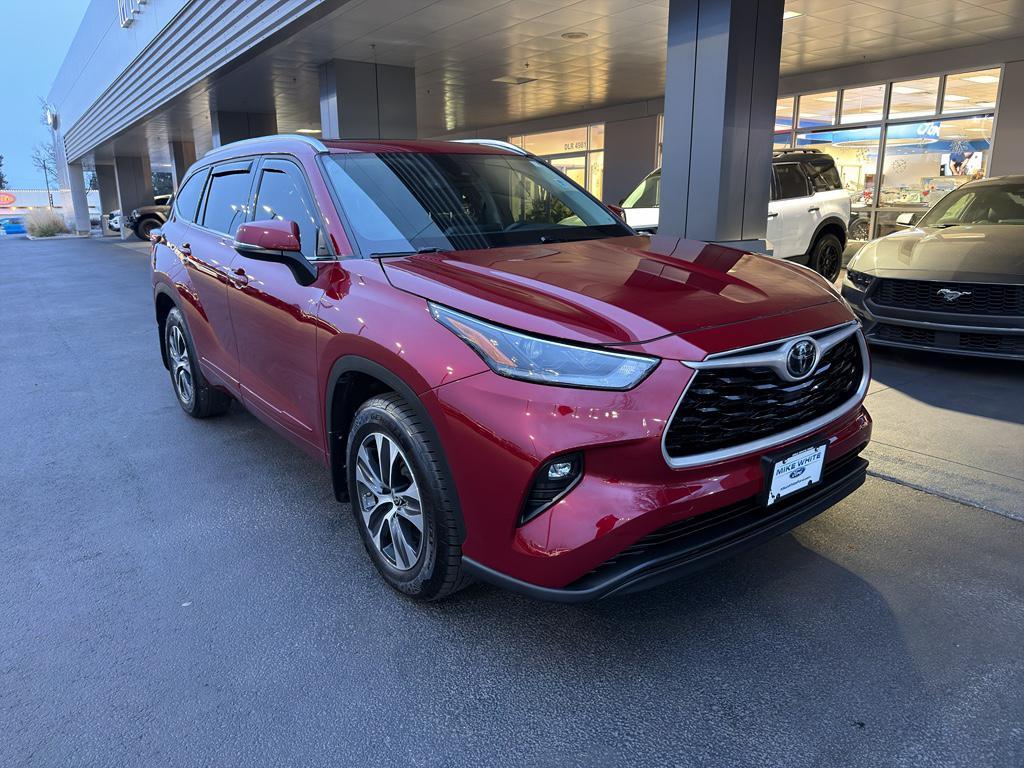 used 2021 Toyota Highlander car, priced at $32,590