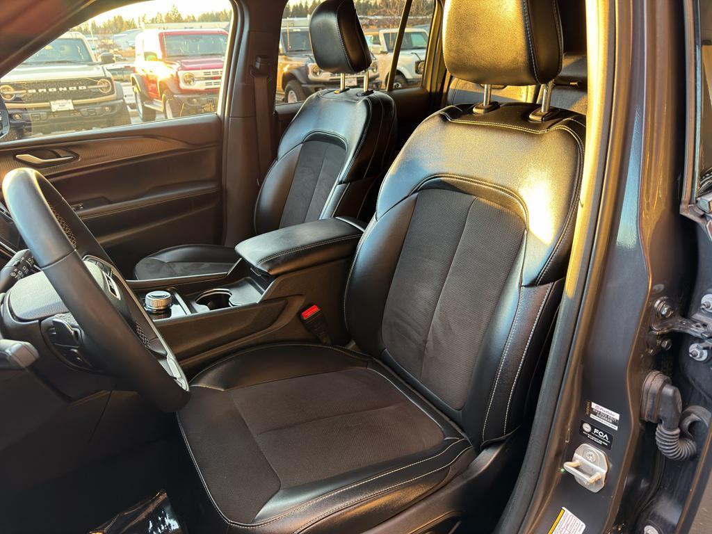 used 2023 Jeep Grand Cherokee car, priced at $31,400