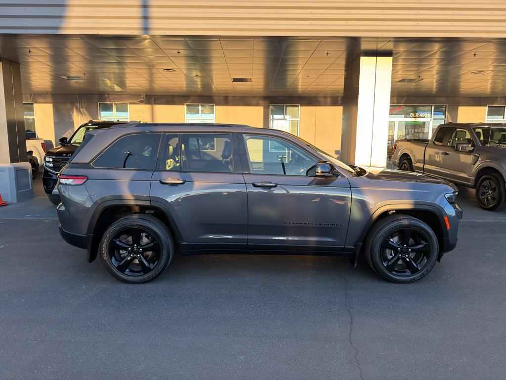 used 2023 Jeep Grand Cherokee car, priced at $31,400