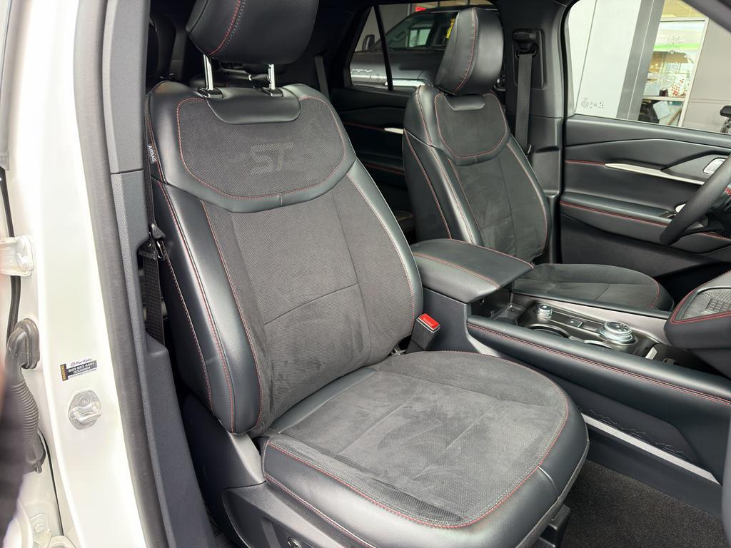 used 2025 Ford Explorer car, priced at $53,162