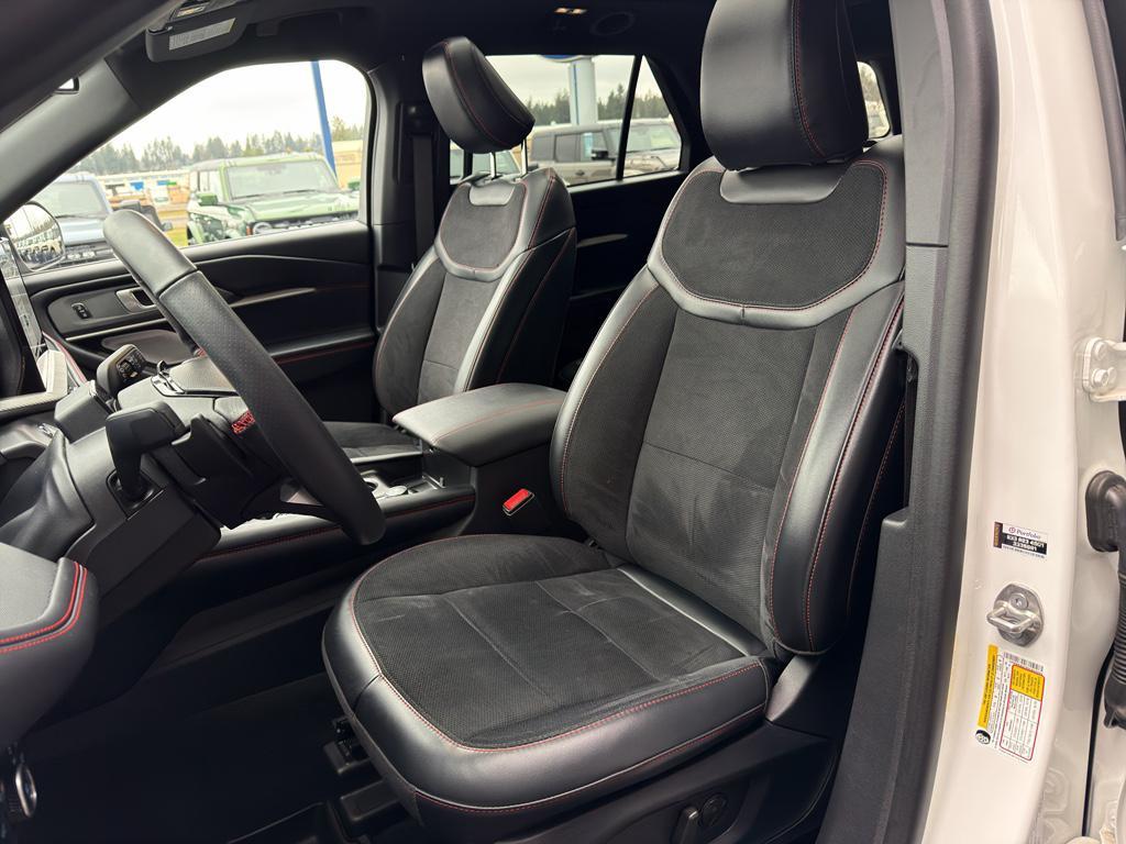 used 2025 Ford Explorer car, priced at $53,162