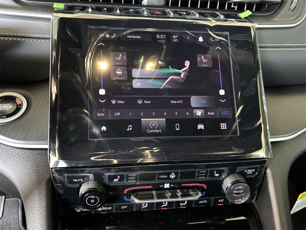 new 2025 Jeep Grand Cherokee car, priced at $41,480