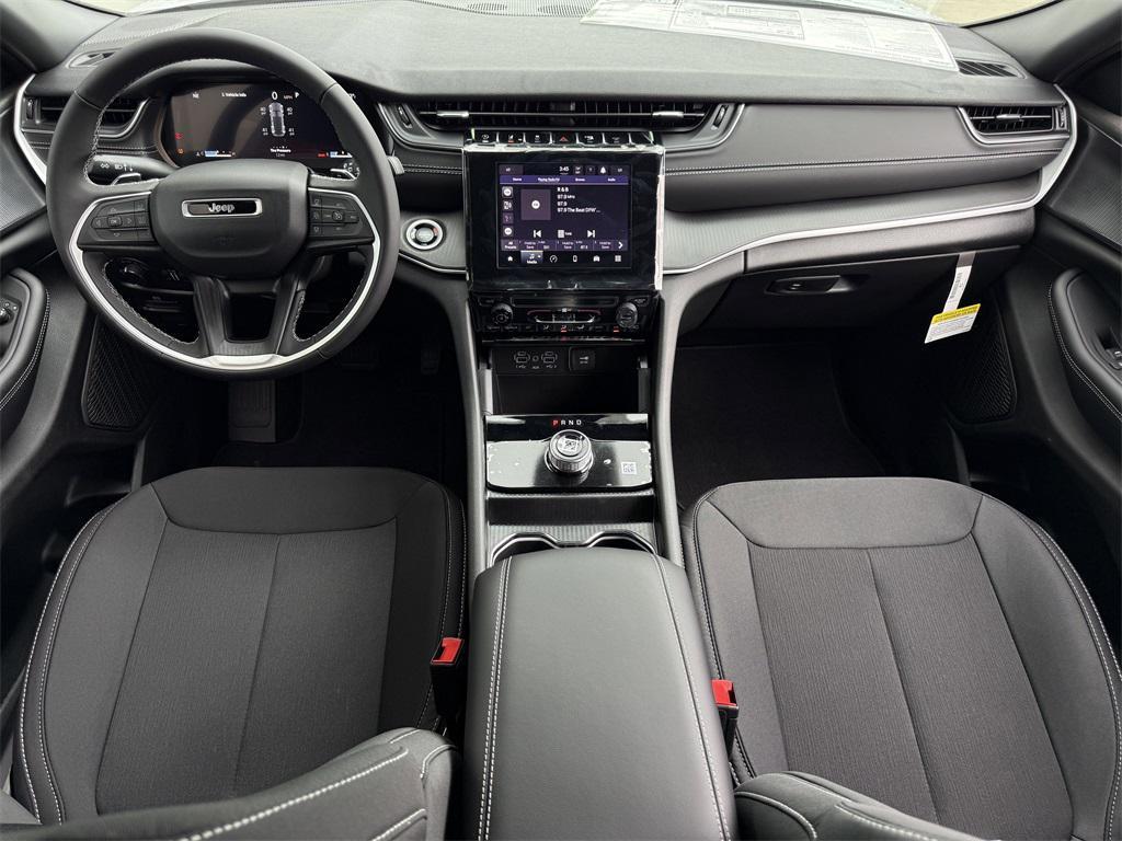 new 2025 Jeep Grand Cherokee car, priced at $37,530